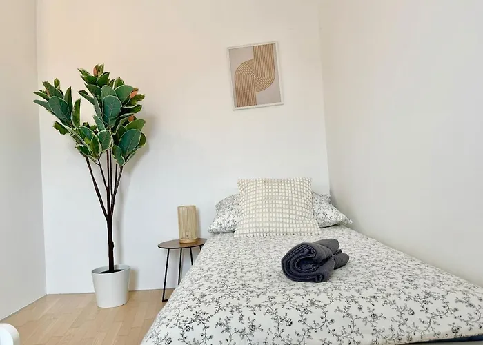 Modern Stylish Luxury With Parking * וינה