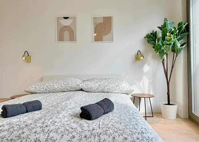 Modern Stylish Luxury With Parking