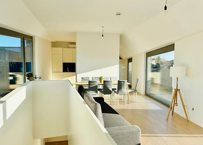 דירה Modern Stylish Luxury With Parking *